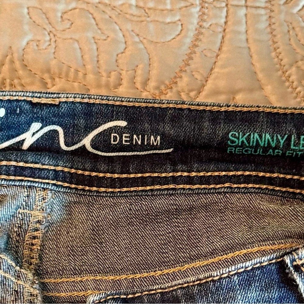 INC International Concepts skinny leg stretch star stud embellished jeans size 6 - Picture 6 of 9